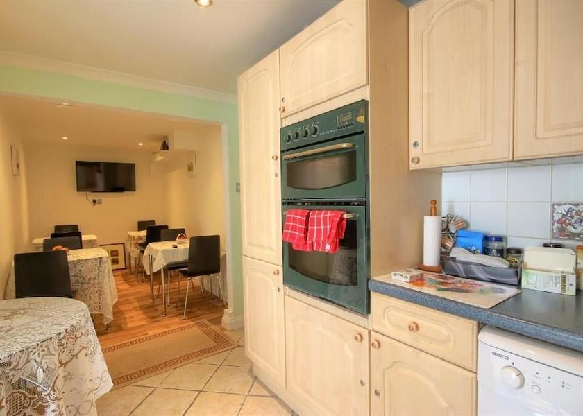 England Sheringham Kitchen