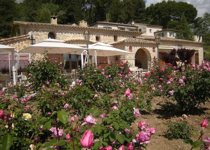 Provence - Alpes - Cote d'Azur Fayence Exterior Detail