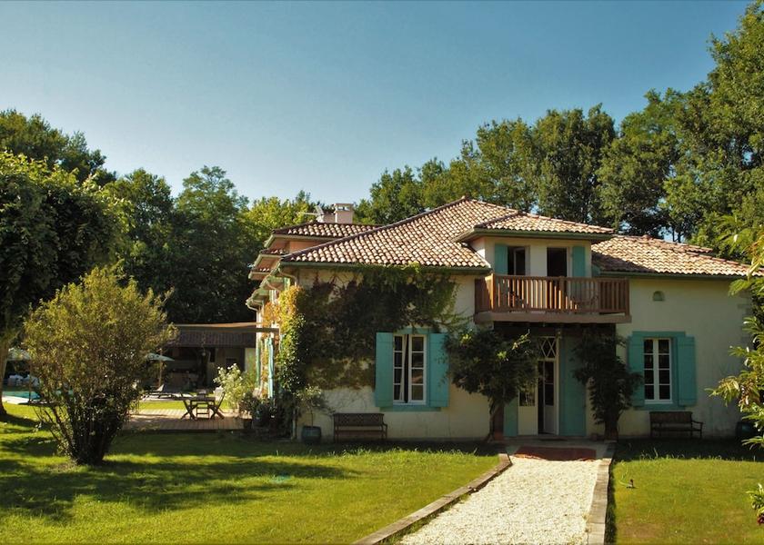 Nouvelle-Aquitaine Castets Exterior Detail