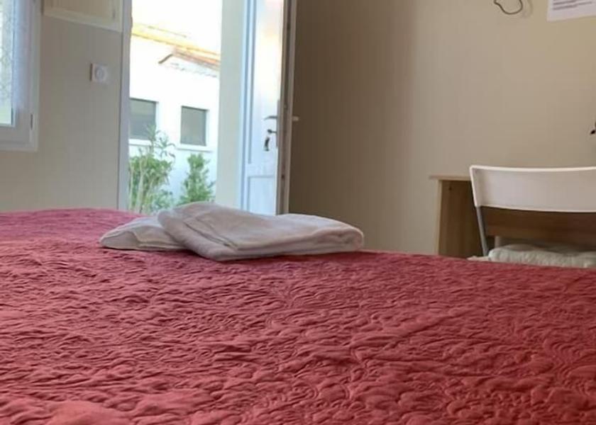 Nouvelle-Aquitaine Jonzac Room