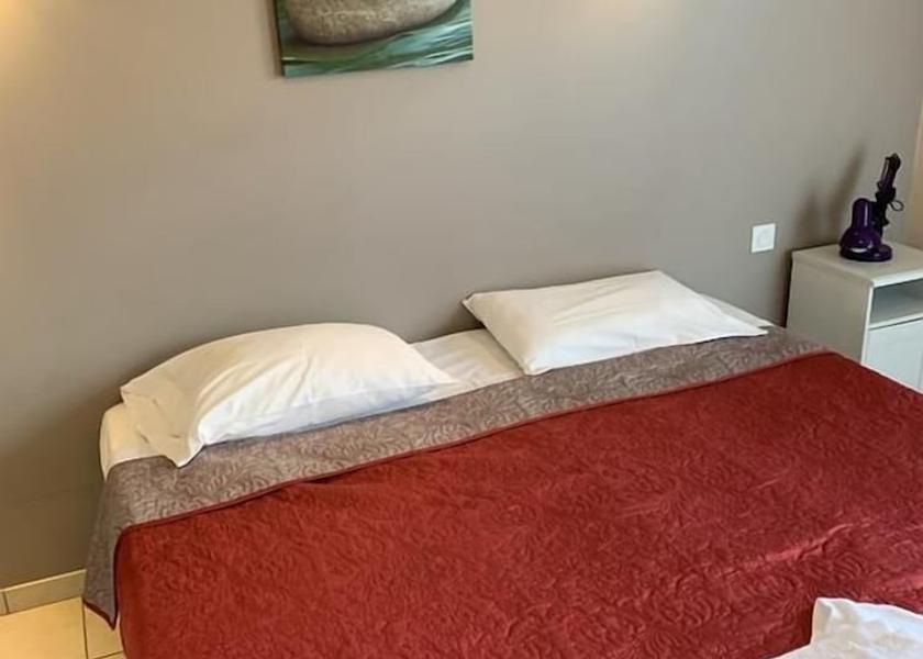 Nouvelle-Aquitaine Jonzac Room