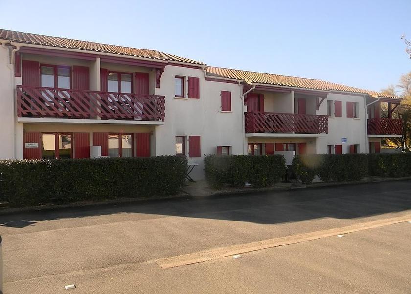 Nouvelle-Aquitaine Jonzac Parking