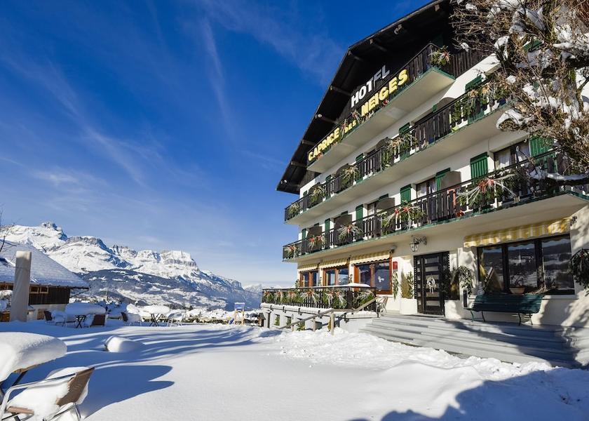 Auvergne-Rhone-Alpes Combloux Facade