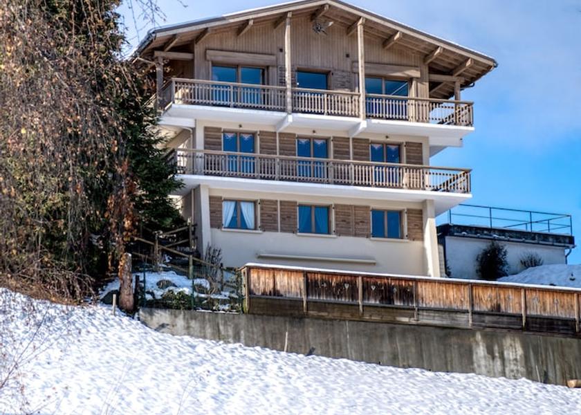 Auvergne-Rhone-Alpes Combloux Facade