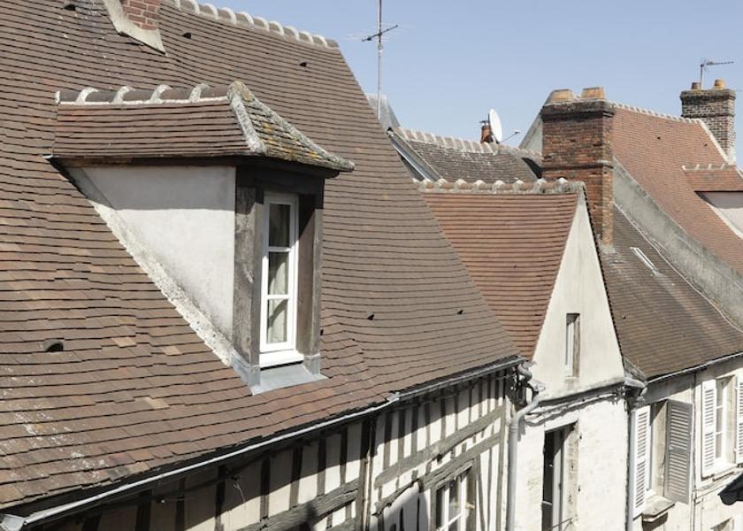 Hauts-de-France Senlis Exterior Detail