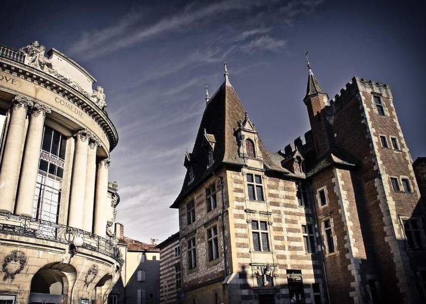 Nouvelle-Aquitaine Le Passage Exterior Detail