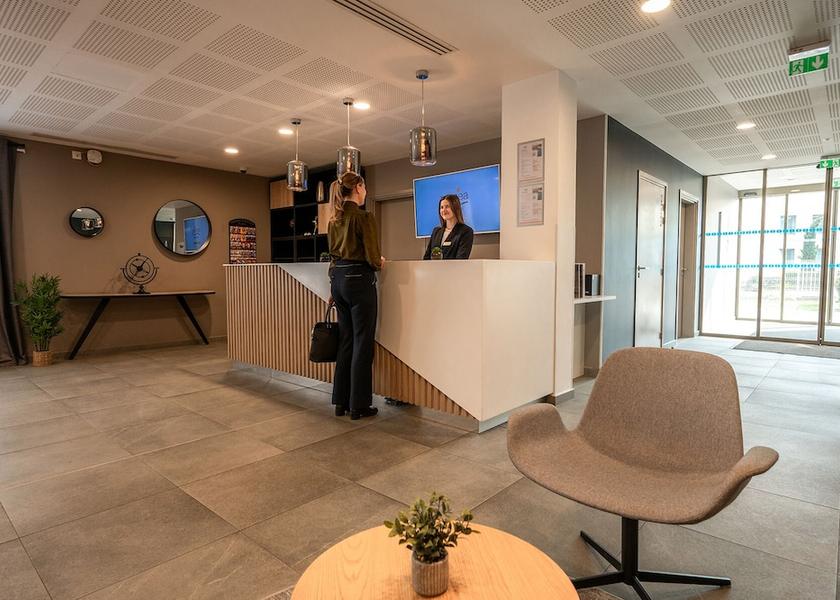 Ile-de-France Velizy-Villacoublay Reception