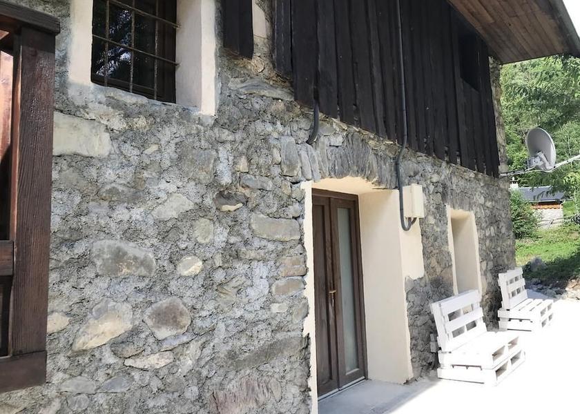 Auvergne-Rhone-Alpes Albiez-Montrond Entrance