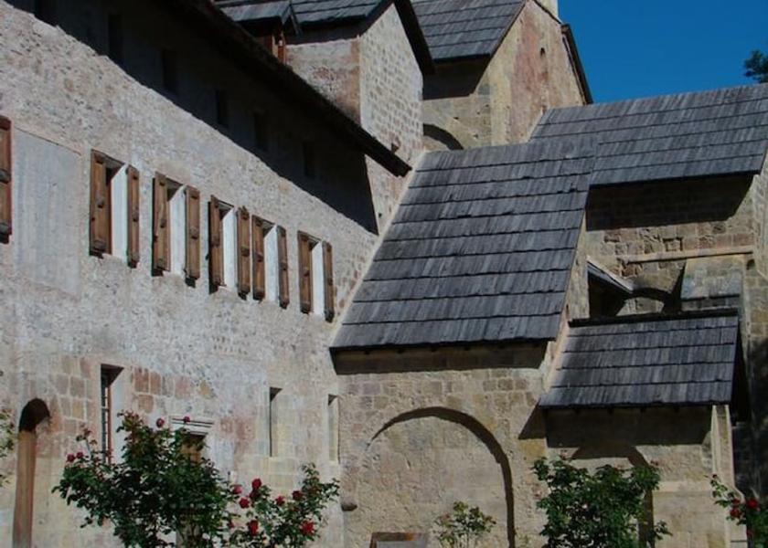 Provence - Alpes - Cote d'Azur Crots Exterior Detail