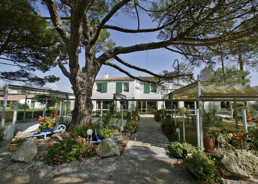 Nouvelle-Aquitaine Ars-en-Re Exterior Detail