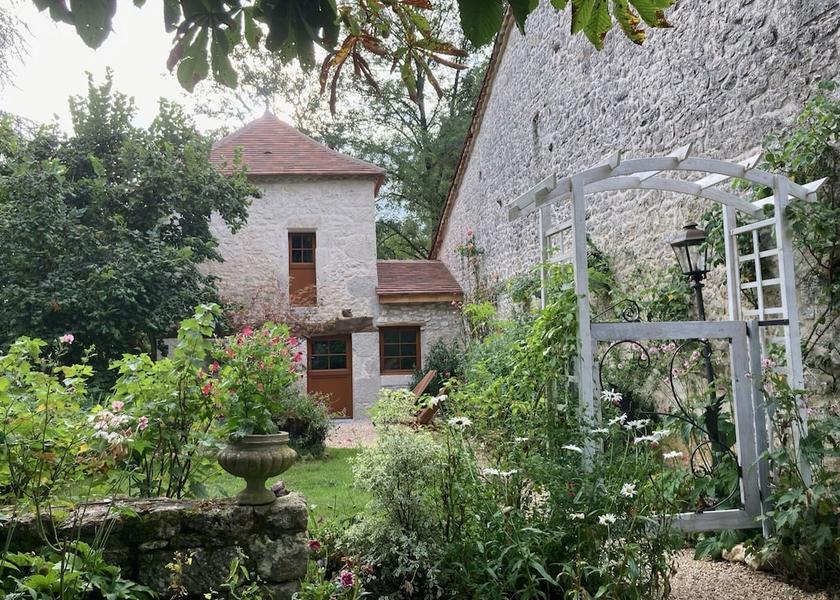 Nouvelle-Aquitaine Monestier Exterior Detail