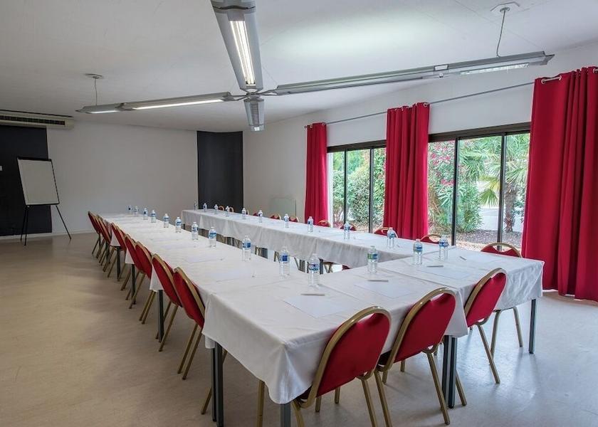 Nouvelle-Aquitaine Marmande Meeting facility