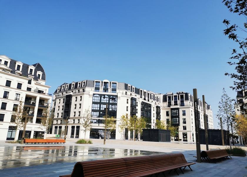 Ile-de-France Clamart Exterior Detail