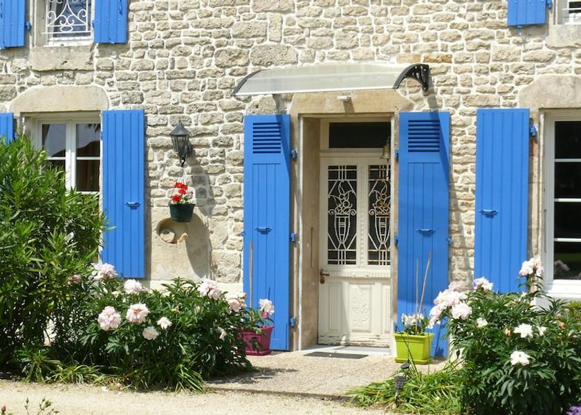 Pays de la Loire Montreuil Entrance