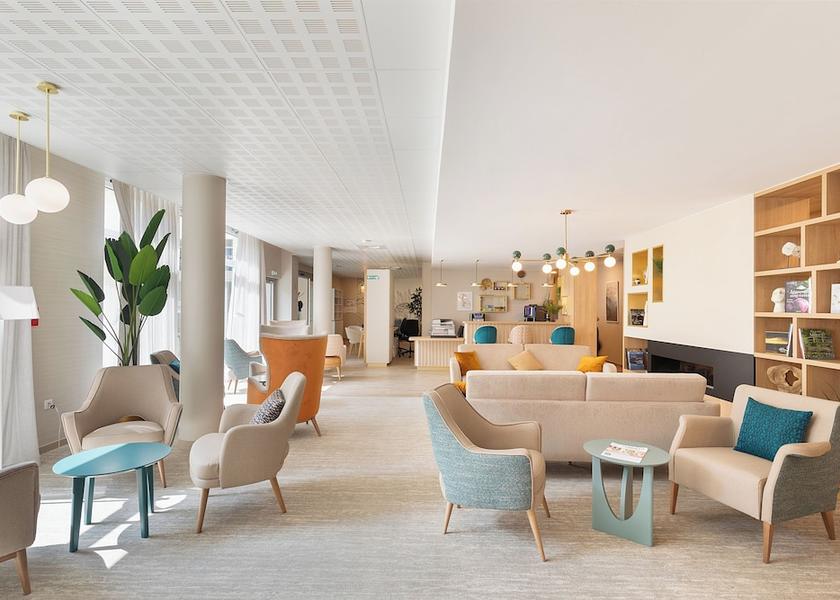 Ile-de-France Montreuil Lobby