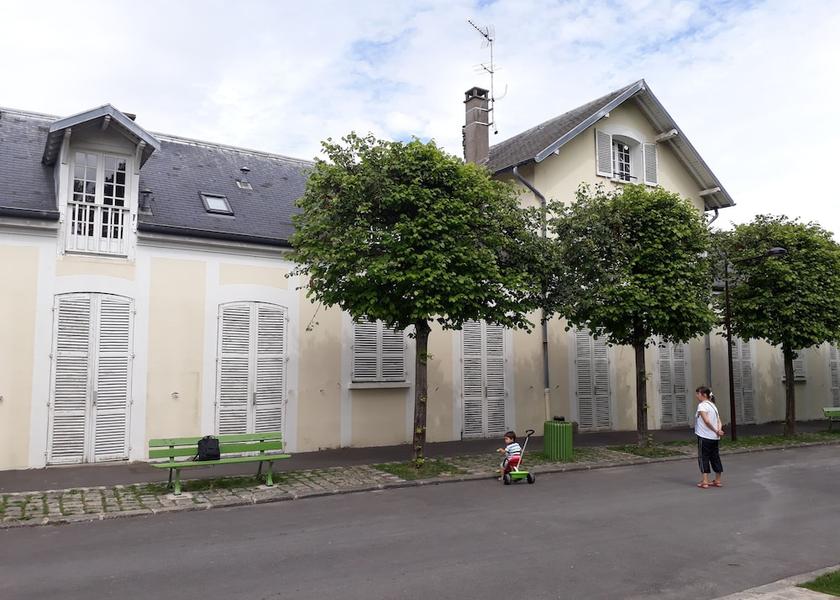 Ile-de-France Montreuil Entrance