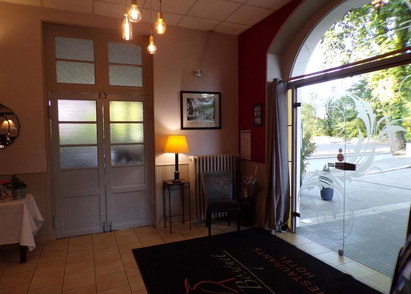 Pays de la Loire Les Ponts-de-Ce Interior Entrance