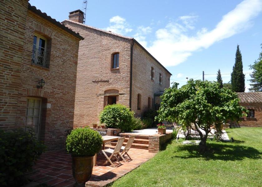 Occitanie Balma Exterior Detail