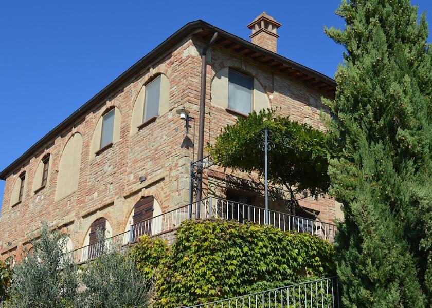 Tuscany Asciano Exterior Detail