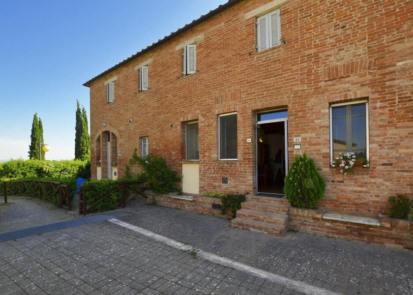 Tuscany Asciano Exterior Detail