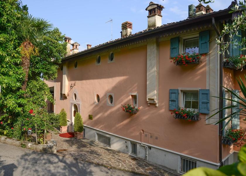 Lombardy Gardone Riviera Facade