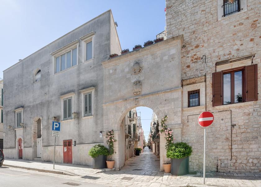 Puglia Conversano Exterior Detail