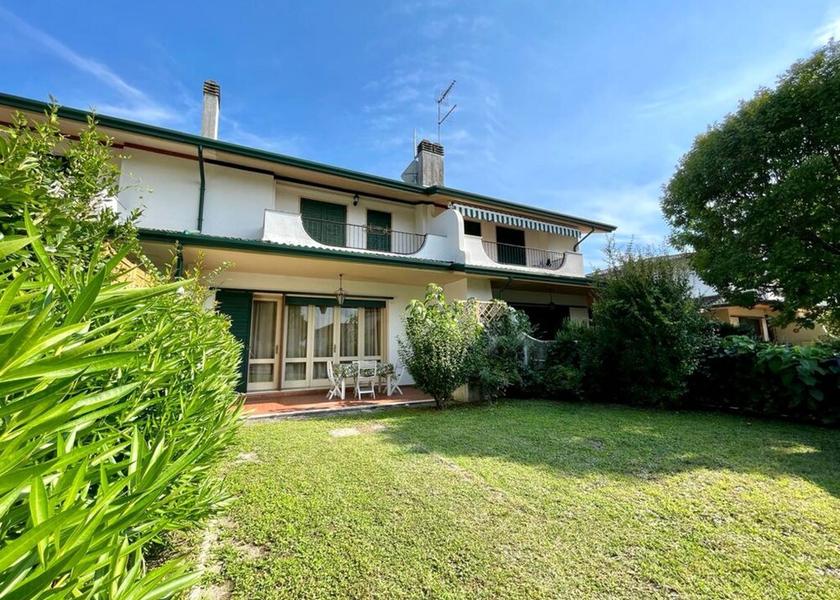 Veneto Caorle Exterior Detail