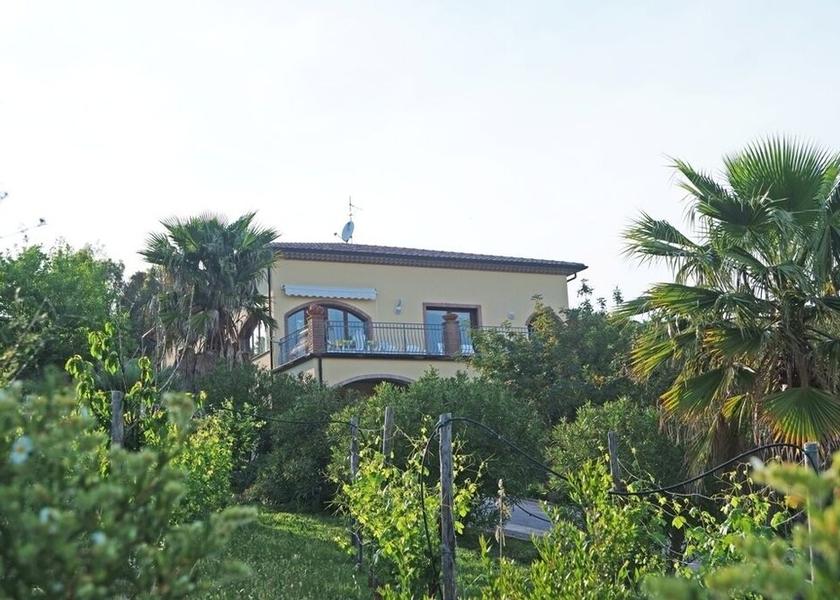 Campania Casal Velino Exterior Detail