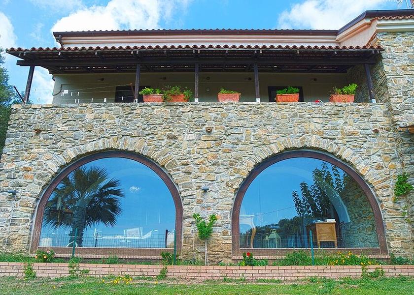 Campania Casal Velino Exterior Detail