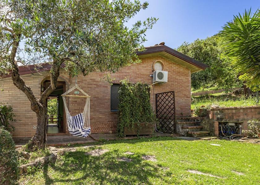 Campania Casal Velino Exterior Detail