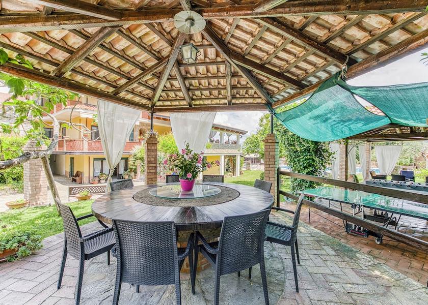 Campania Casal Velino Outdoor Dining