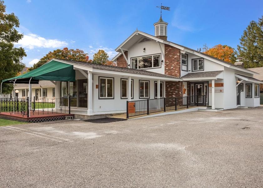 Vermont Manchester Center Exterior Detail