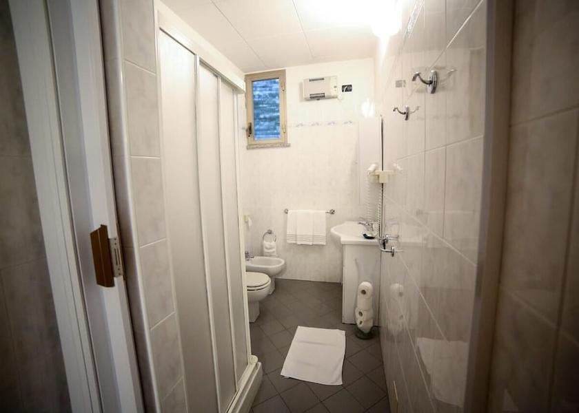 Liguria Alassio Bathroom