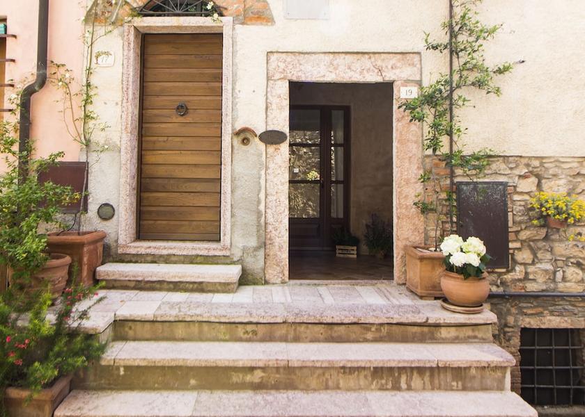 Tuscany Sassetta Entrance