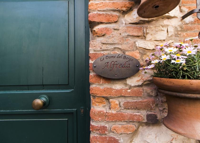 Tuscany Sassetta Entrance