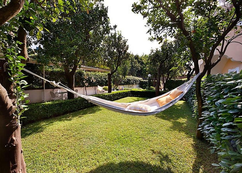 Campania Meta Garden
