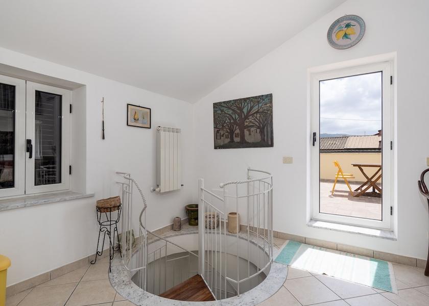 Campania Meta Interior Entrance