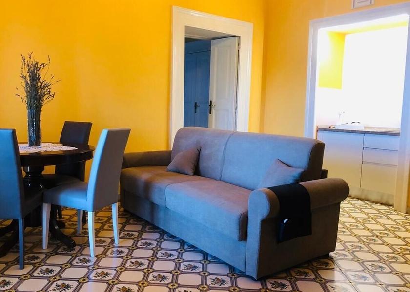 Campania Meta Interior Entrance