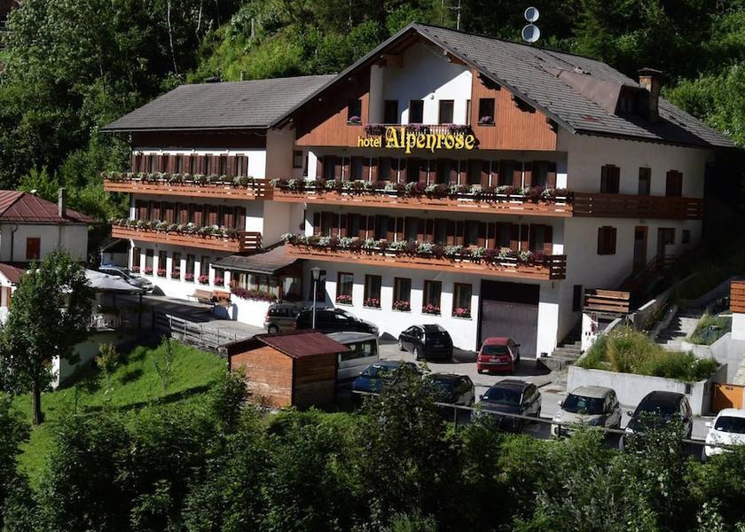 Veneto Alleghe Facade