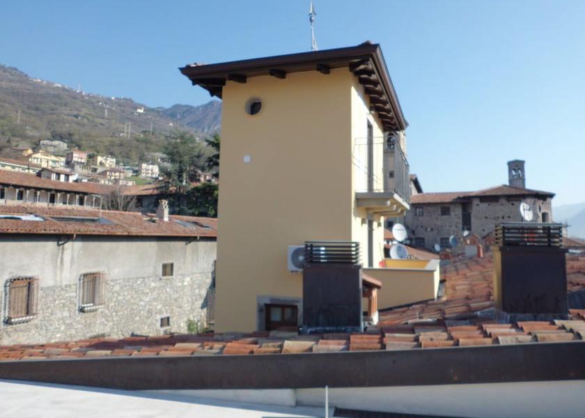Lombardy Lovere Exterior Detail