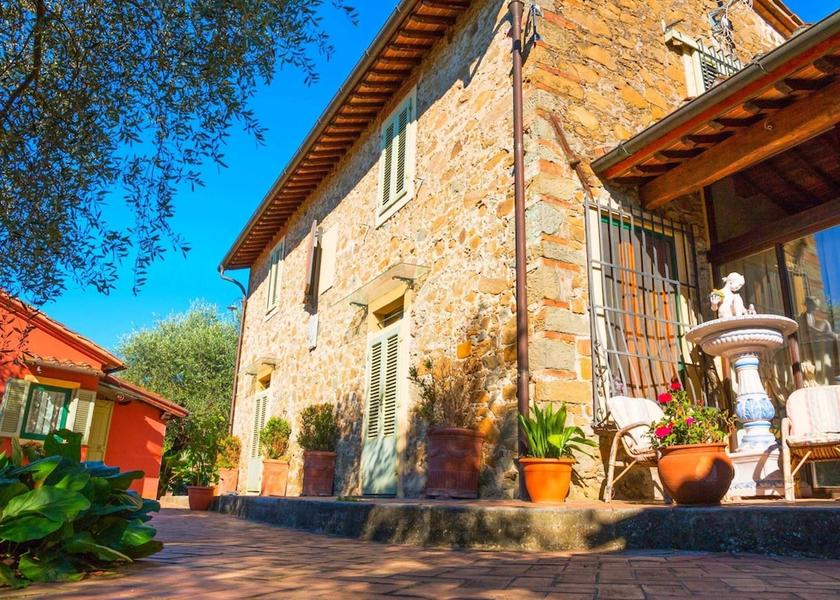 Tuscany Pieve a Nievole Exterior Detail