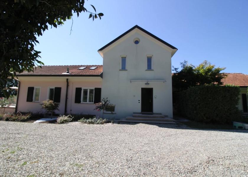 Piedmont Pettenasco Facade