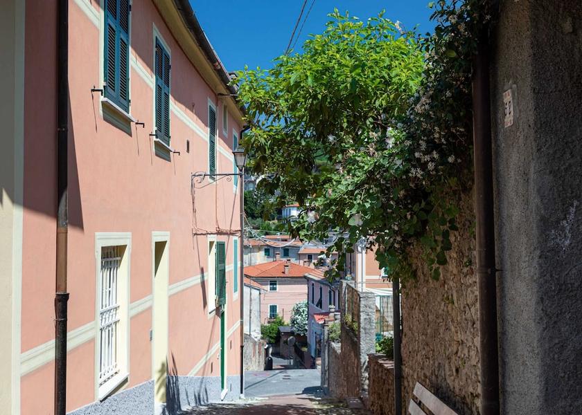 Liguria Lerici Exterior Detail