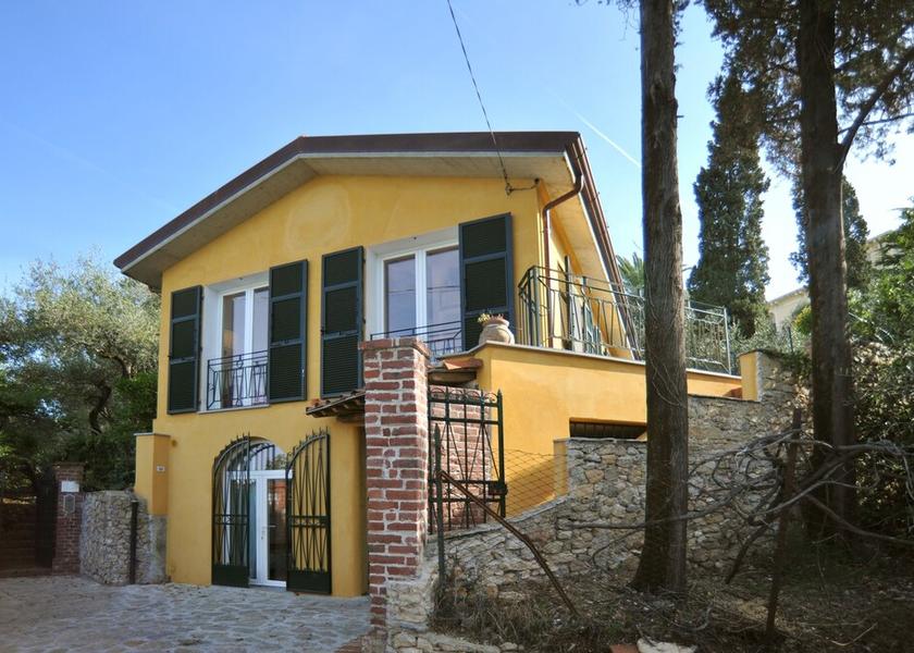 Liguria Lerici Exterior Detail