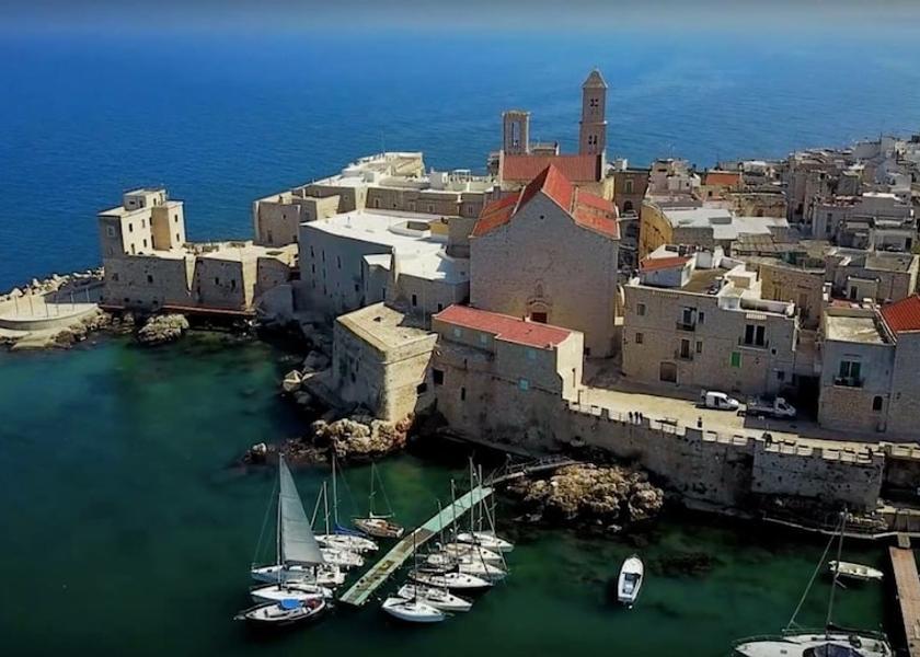 Puglia Giovinazzo Exterior Detail