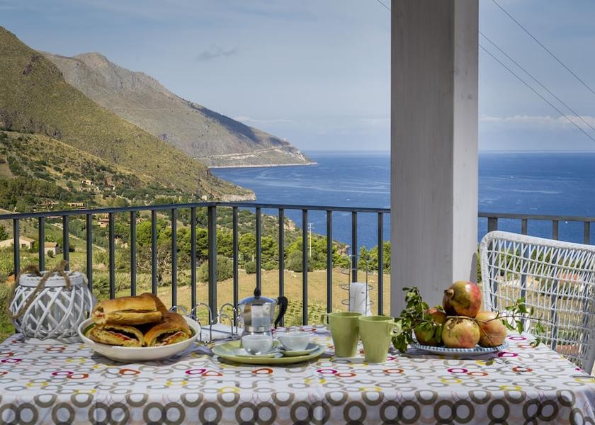 Sicily Castellammare Del Golfo Property Grounds