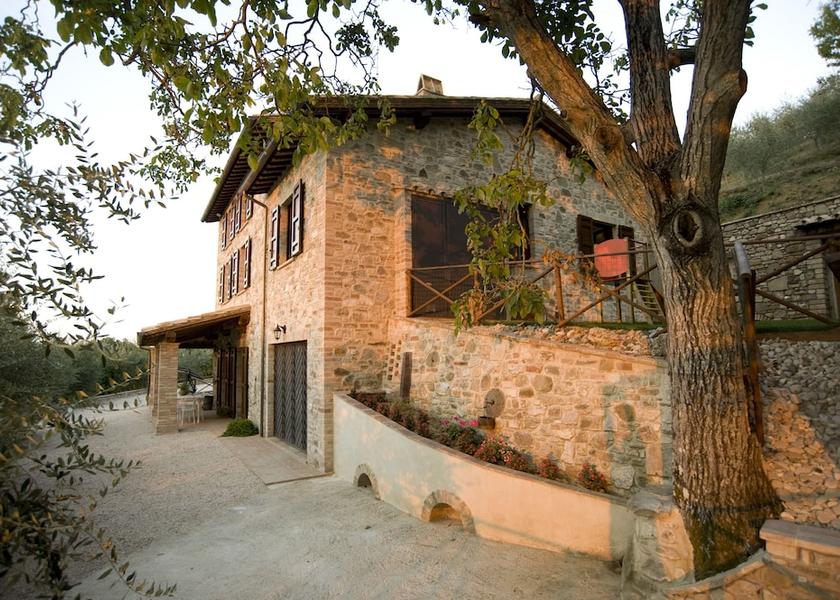 Umbria San Venanzo Exterior Detail