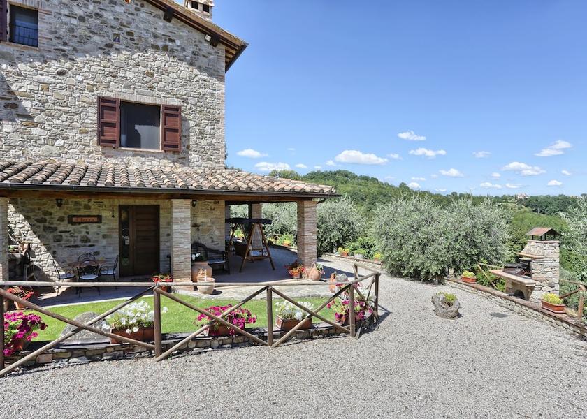 Umbria San Venanzo Exterior Detail