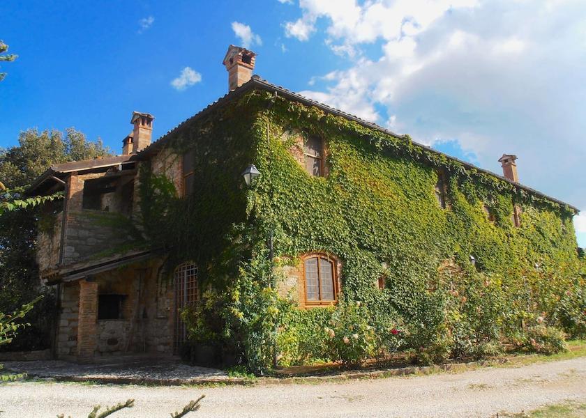 Umbria San Venanzo Exterior Detail