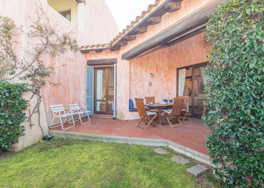 Sardinia Loiri Porto San Paolo Outdoor Dining